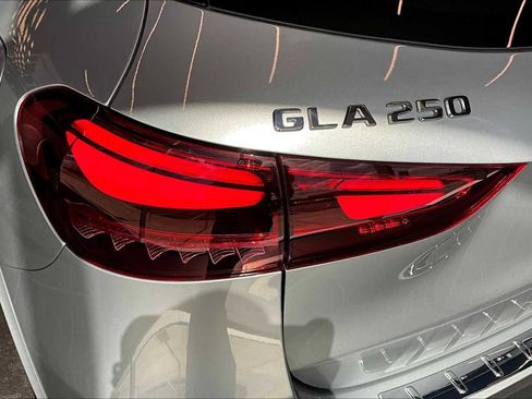 New 2025 Mercedes-Benz GLA 250 4MATIC image 14