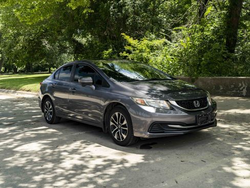 Used 2015 Honda Civic EX image 2
