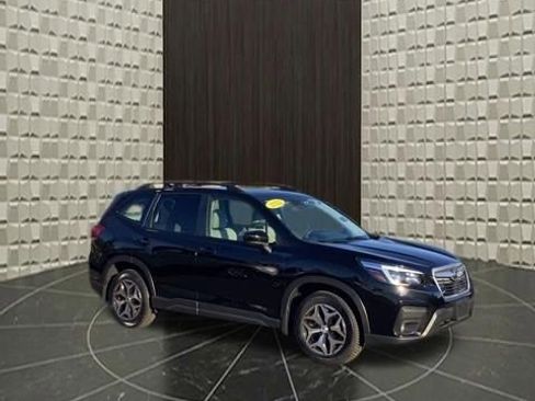 Used 2021 Subaru Forester Premium AWD/4WD image 2