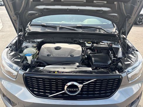 Used 2019 Volvo XC40 T4 R-Design FWD image 30