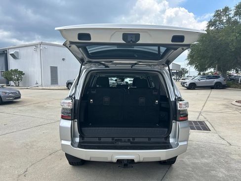 Used 2021 Toyota 4Runner SR5 Premium w/ Moonroof Package RWD image 34