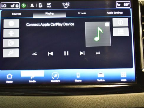 Used 2024 Chrysler Pacifica Touring-L image 55