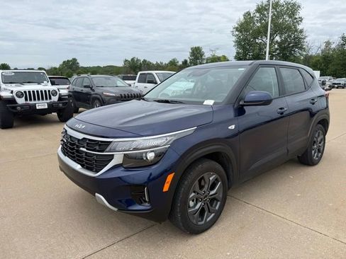 Used 2026 Kia Seltos LX AWD/4WD image 7
