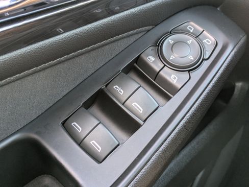 Used 2023 Chevrolet Traverse High Country image 24