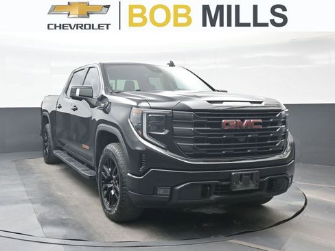 Used 2022 GMC Sierra 1500 Elevation w/ Elevation Premium Package AWD/4WD image 1