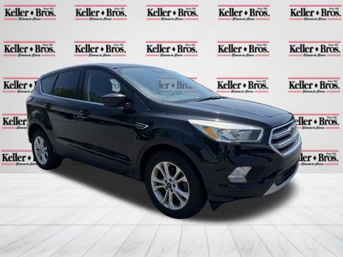 Used 2017 Ford Escape SE FWD image 1