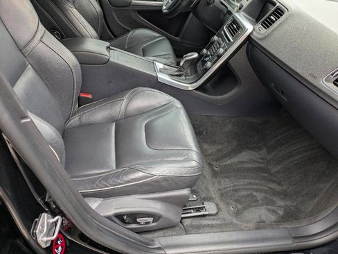 Used 2015 Volvo S60 T6 R-Design Platinum image 12