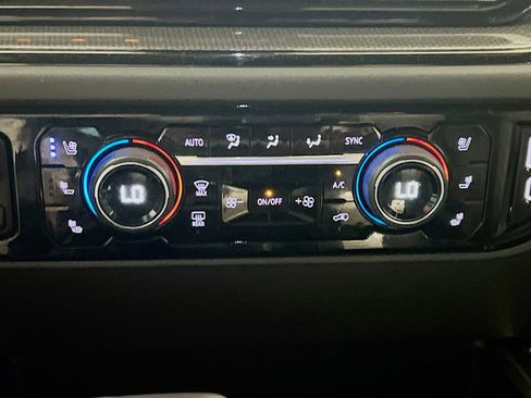 Used 2024 Chevrolet Silverado 1500 ZR2 w/ Technology Package image 11