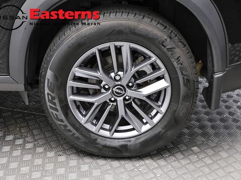 Used 2023 Nissan Rogue S AWD/4WD image 8