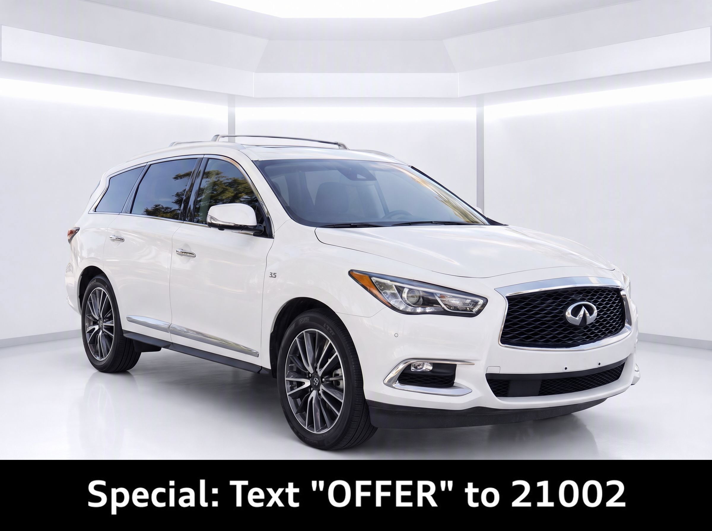 Used 2018 INFINITI QX60 Luxe w/ Deluxe Technology Package AWD/4WD image 2