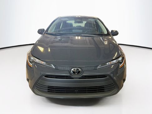 Used 2025 Toyota Corolla LE FWD image 2