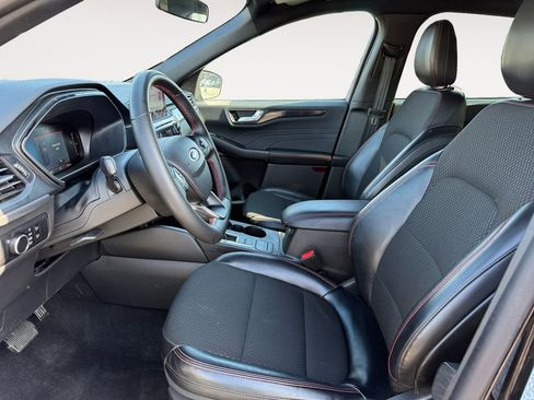 Used 2025 Ford Escape ST-Line image 9