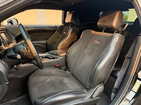 Used 2015 Dodge Challenger R/T Plus RWD image 12