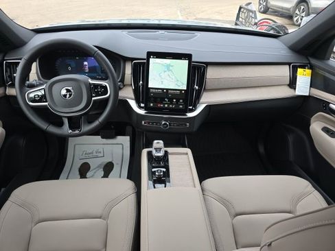 New 2026 Volvo XC90 B6 Plus w/ Protection Package Premier image 22