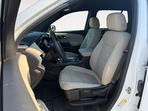 Used 2022 Chevrolet Traverse LS AWD/4WD image 6