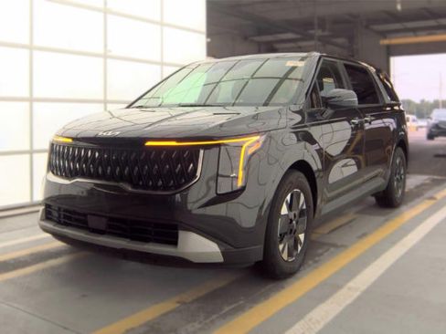Used 2026 Kia Carnival LXS FWD image 2