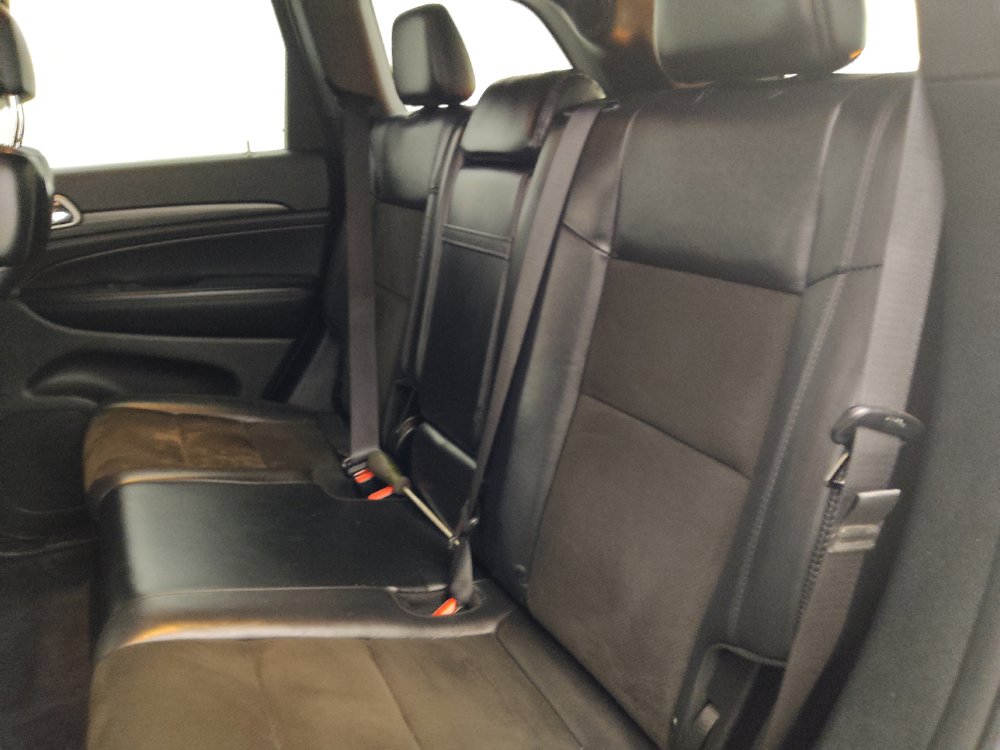 Used 2019 Jeep Grand Cherokee Laredo w/ Laredo X Package RWD image 18