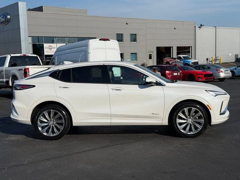 Used 2025 Buick Envista Avenir FWD image 3