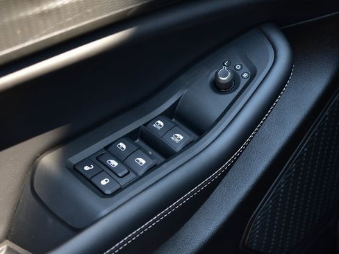 New 2025 Jeep Grand Cherokee L Altitude image 15