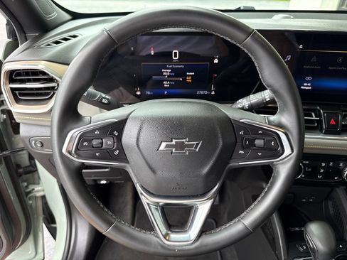 Used 2025 Chevrolet TrailBlazer ACTIV w/ Convenience Package FWD image 9