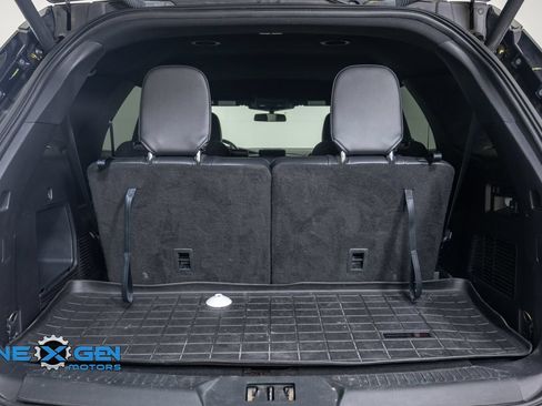 Used 2020 Ford Explorer XLT w/ Equipment Group 202A AWD/4WD image 36