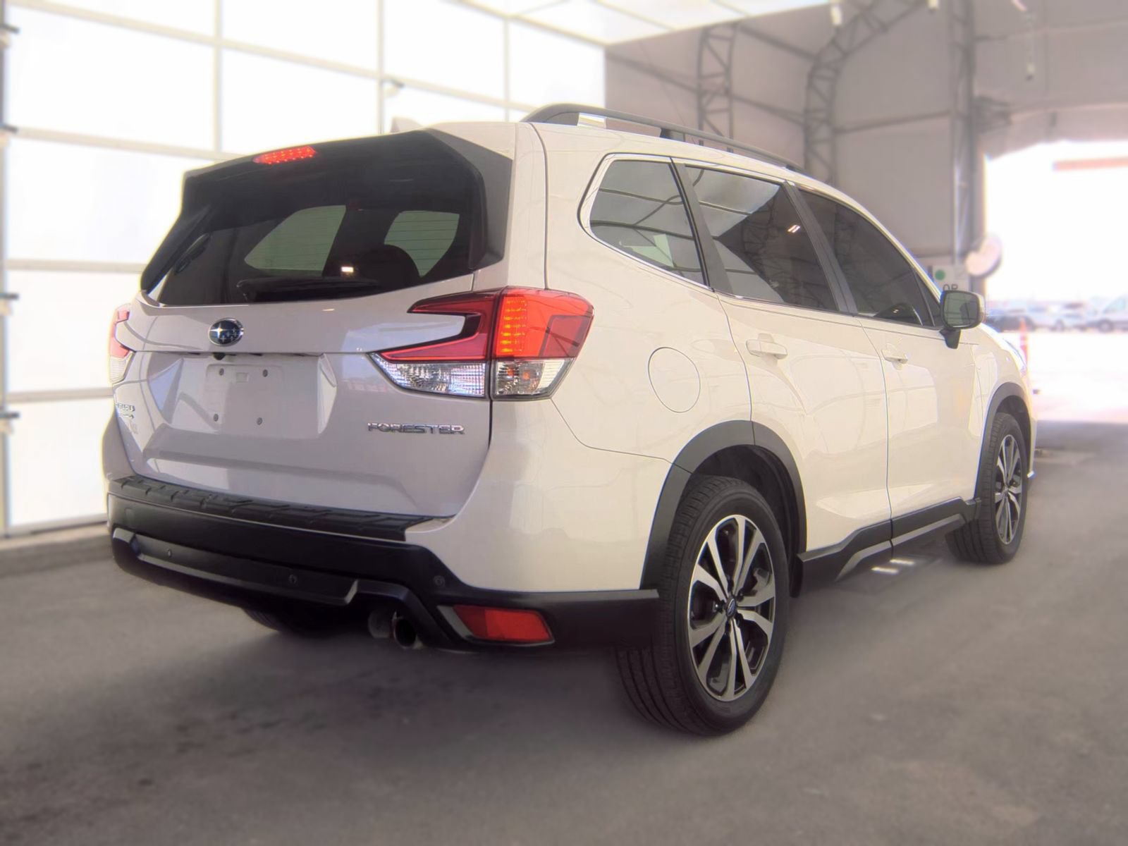 Used 2020 Subaru Forester Limited w/ Popular Package #3 AWD/4WD image 2