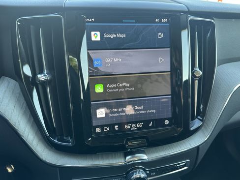 Used 2025 Volvo XC60 B5 Plus image 20