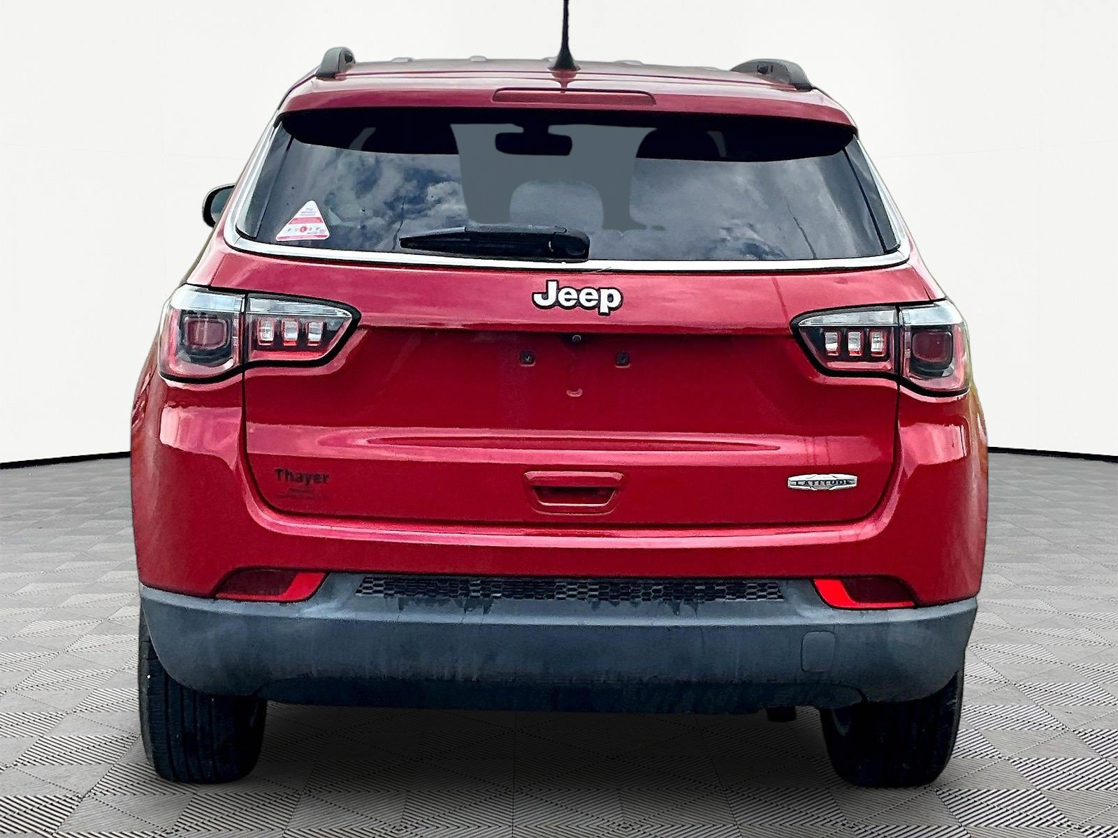 Used 2017 Jeep Compass Latitude w/ Popular Equipment Group FWD image 5