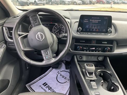 Used 2025 Nissan Rogue SV FWD image 13