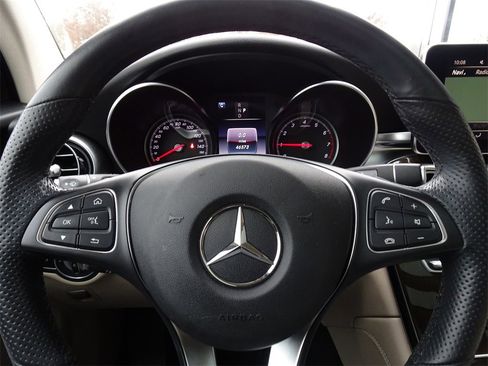 Used 2019 Mercedes-Benz GLC 300 4MATIC image 23