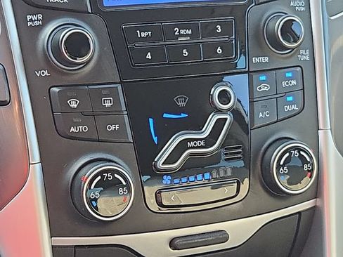 Used 2012 Hyundai Sonata Hybrid FWD image 17