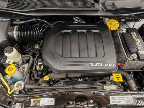 Used 2019 Dodge Grand Caravan SE FWD image 39