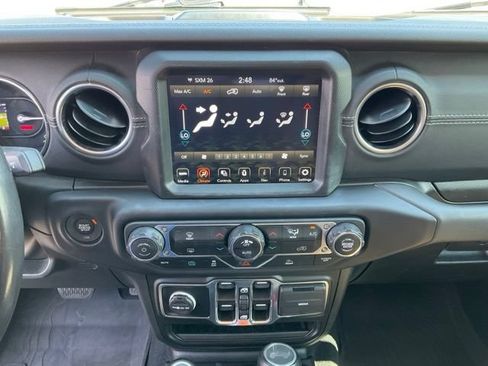 Used 2022 Jeep Wrangler Unlimited Sahara AWD/4WD image 11