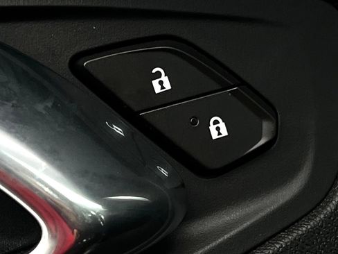 Used 2020 Chevrolet Camaro SS image 46