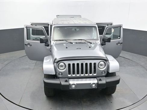 Used 2018 Jeep Wrangler Unlimited Sahara AWD/4WD image 64