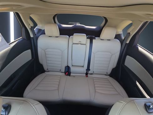 Certified 2023 Ford Edge SEL w/ Convenience Package AWD/4WD image 13