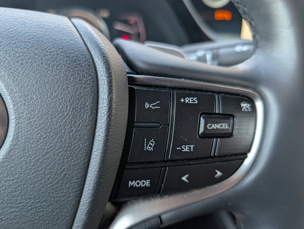 Used 2023 Lexus ES 300h w/ Premium Package FWD image 17