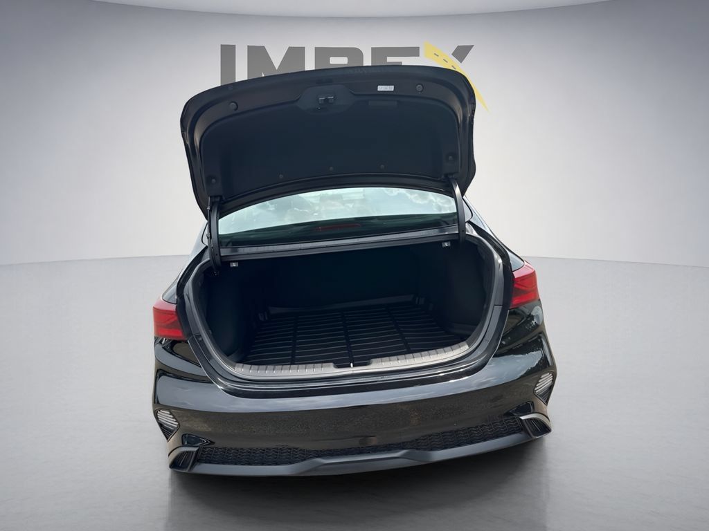 Used 2024 Kia Forte LXS w/ LXS Technology Package FWD image 25