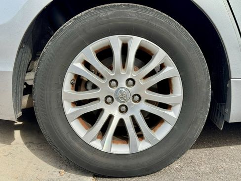 Used 2013 Toyota Sienna XLE image 9