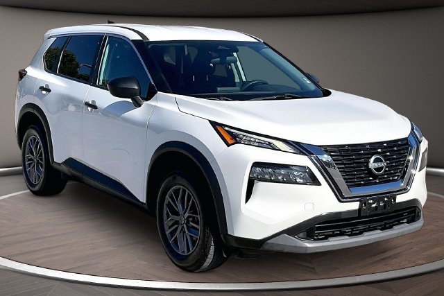 Used 2023 Nissan Rogue S AWD/4WD image 9