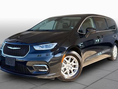 Used 2023 Chrysler Pacifica Touring-L