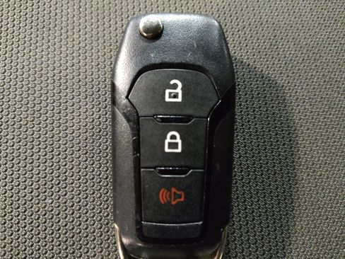Used 2016 Ford F150 XLT w/ Equipment Group 301A Mid RWD image 32