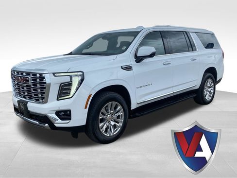 Used 2025 GMC Yukon XL Denali AWD/4WD image 1
