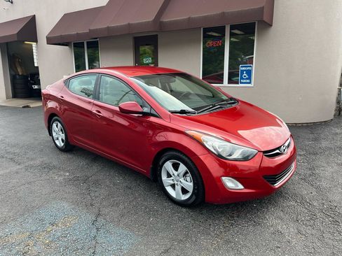 Used 2013 Hyundai Elantra GLS w/ Preferred Pkg FWD image 3