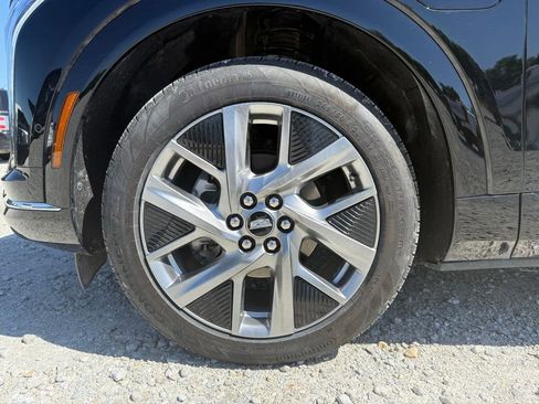 Used 2025 Cadillac Optiq Luxury 2 w/ LPO, Floor Liner Package AWD/4WD image 14