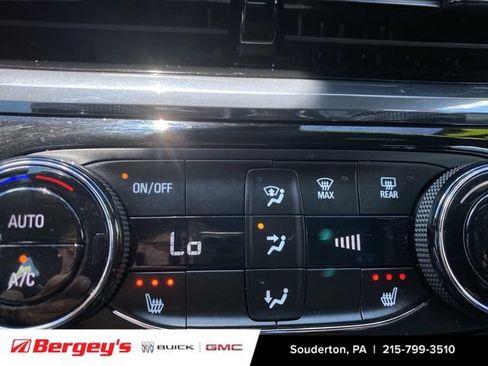 Certified 2026 Buick Envista Sport Touring w/ Convenience I Package FWD image 39