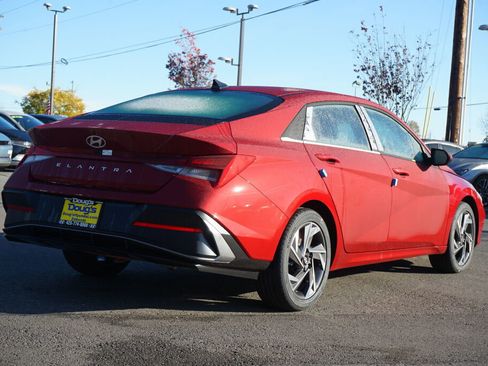 New 2025 Hyundai Elantra SEL image 4