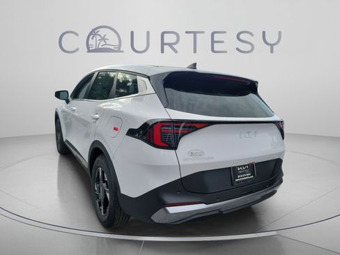 New 2026 Kia Sportage LX FWD image 2