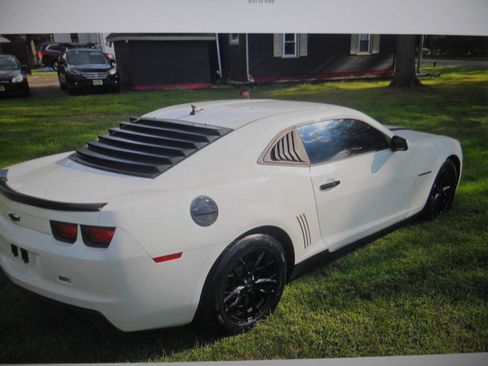 Used 2013 Chevrolet Camaro LS RWD image 12