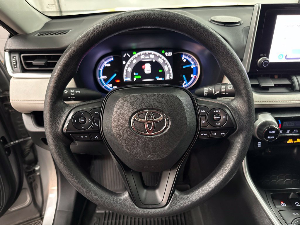 Used 2025 Toyota RAV4 XLE AWD/4WD image 13